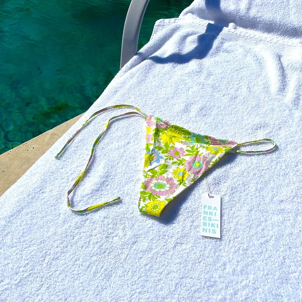 Frankie’s Bikinis Ziggy Bottom Secret Garden Floral